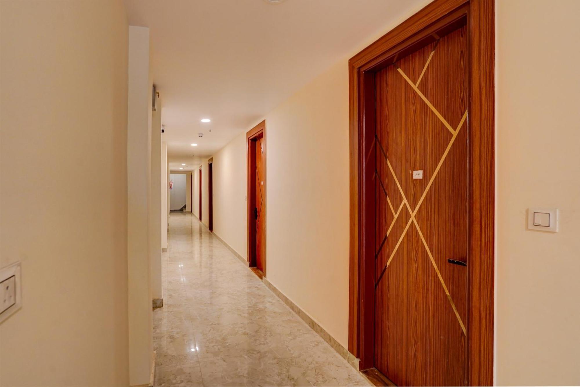 Hotel O Red Diamond Hotel Ghaziabad Extérieur photo