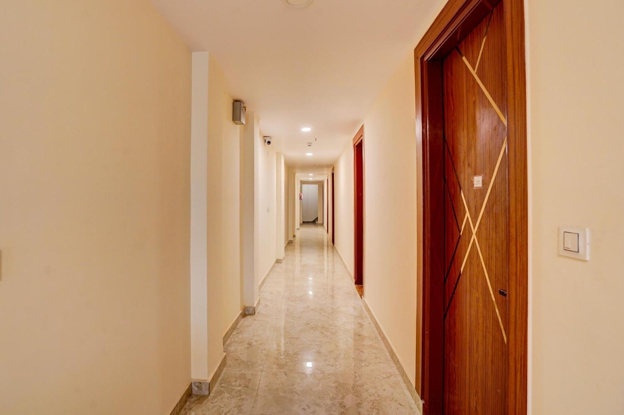 Hotel O Red Diamond Hotel Ghaziabad Extérieur photo